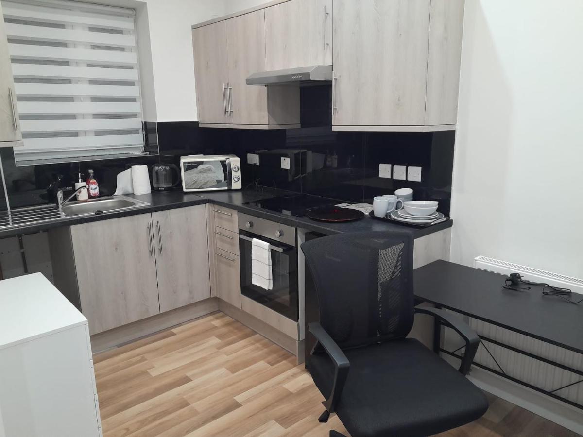 Mia Residence - Entire Studio Apartment - City View - London - Next To Ealing Broadway Station Extérieur photo
