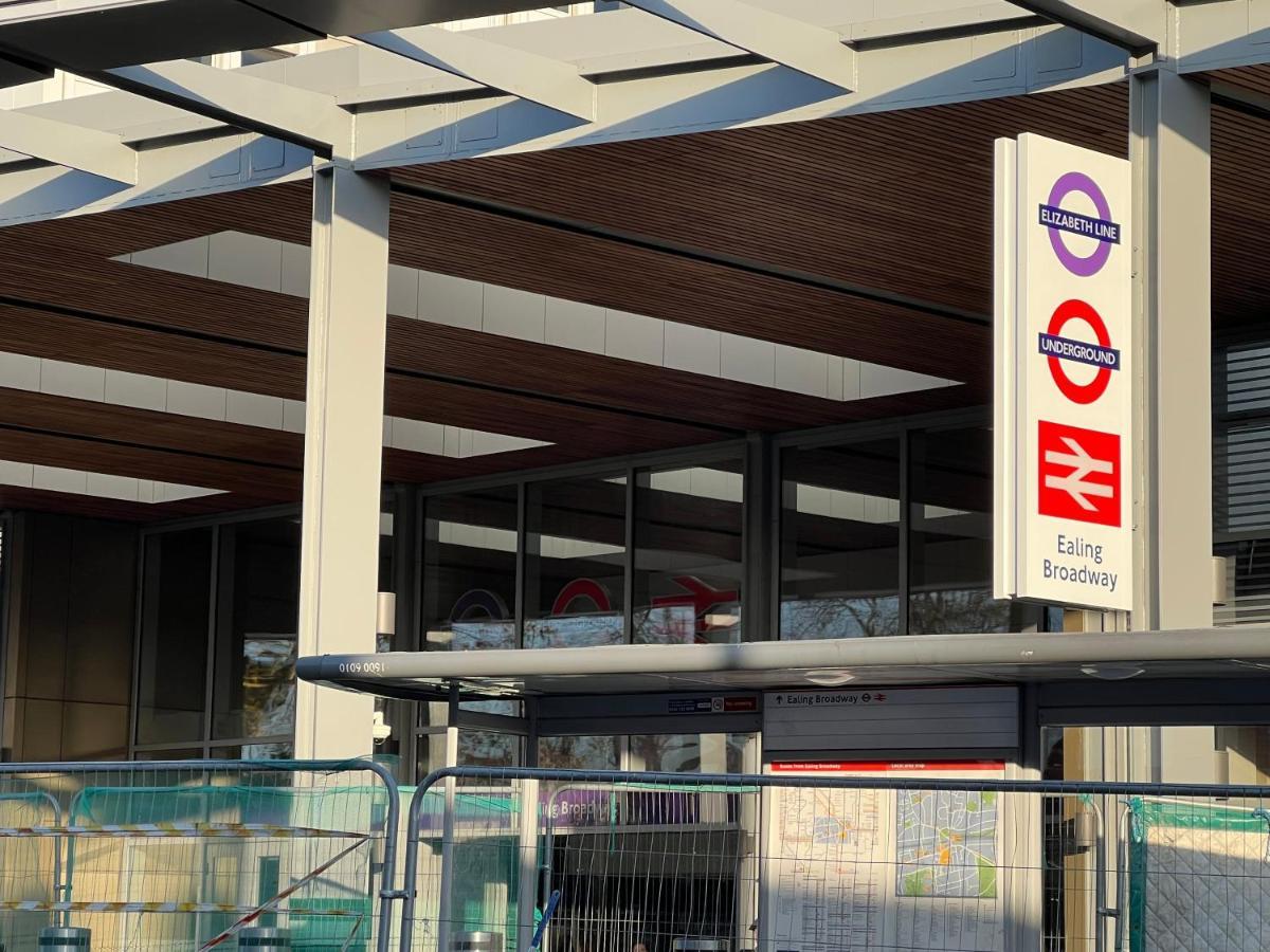 Mia Residence - Entire Studio Apartment - City View - London - Next To Ealing Broadway Station Extérieur photo