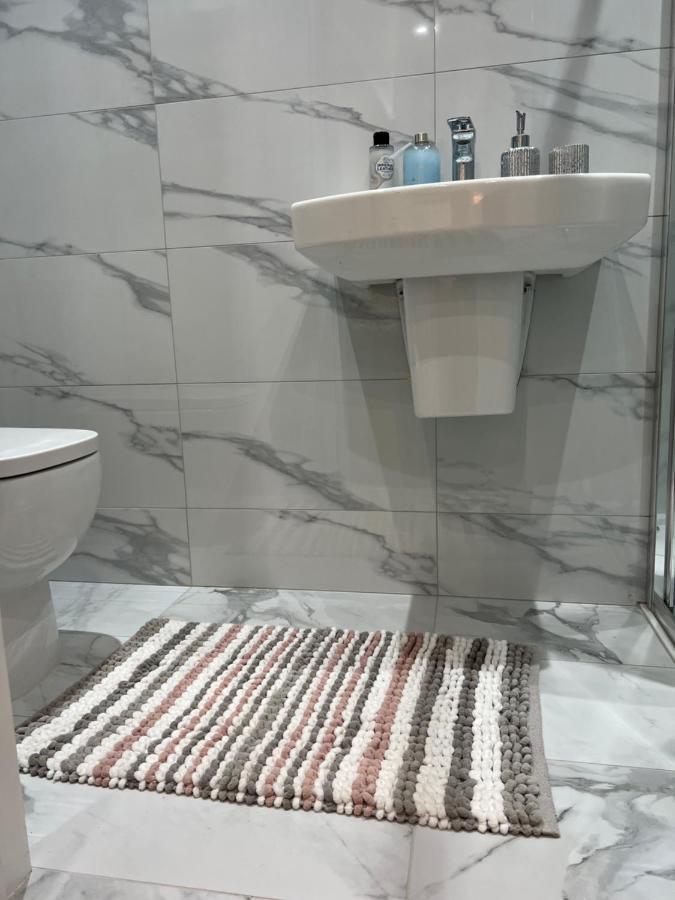 Mia Residence - Entire Studio Apartment - City View - London - Next To Ealing Broadway Station Extérieur photo