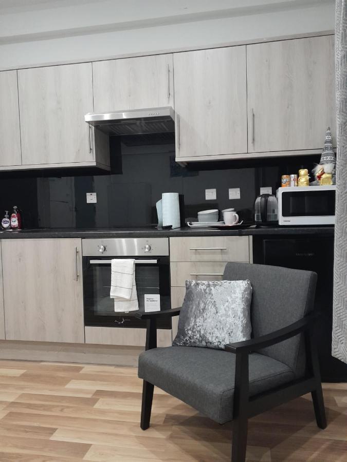 Mia Residence - Entire Studio Apartment - City View - London - Next To Ealing Broadway Station Extérieur photo