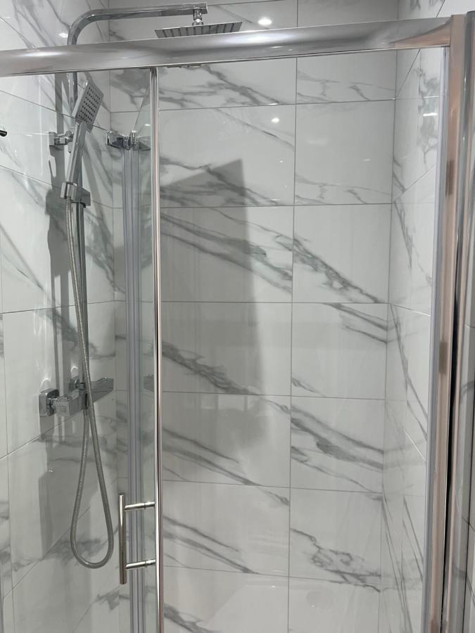Mia Residence - Entire Studio Apartment - City View - London - Next To Ealing Broadway Station Extérieur photo