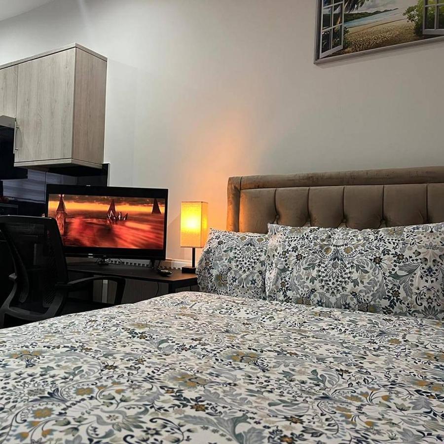 Mia Residence - Entire Studio Apartment - City View - London - Next To Ealing Broadway Station Extérieur photo