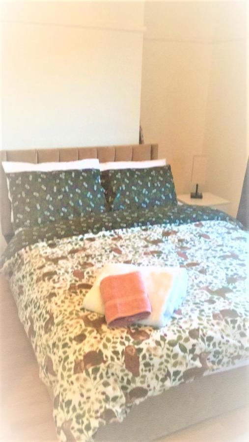 Mia Residence - Entire Studio Apartment - City View - London - Next To Ealing Broadway Station Extérieur photo