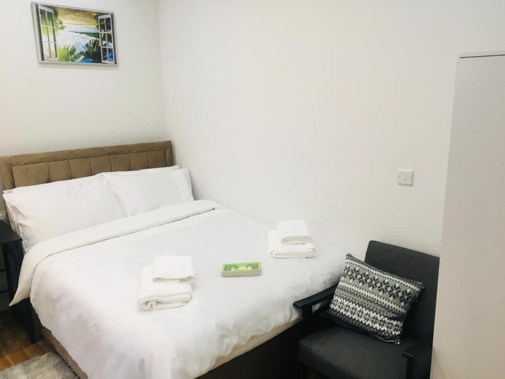 Mia Residence - Entire Studio Apartment - City View - London - Next To Ealing Broadway Station Extérieur photo